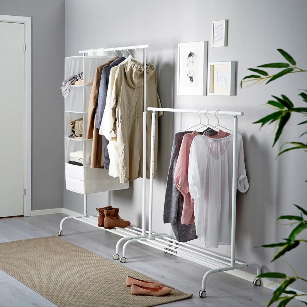 Welcome in! Thank you stopping by my closet!